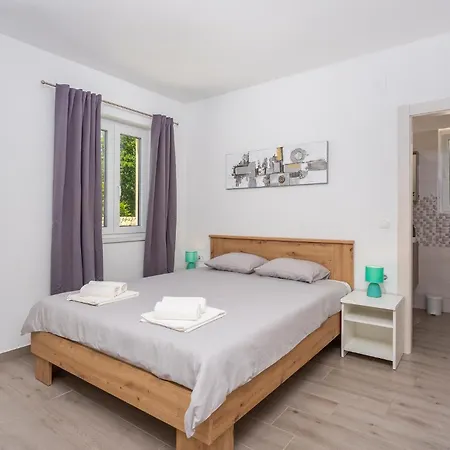 4 Bedroom Amazing In *