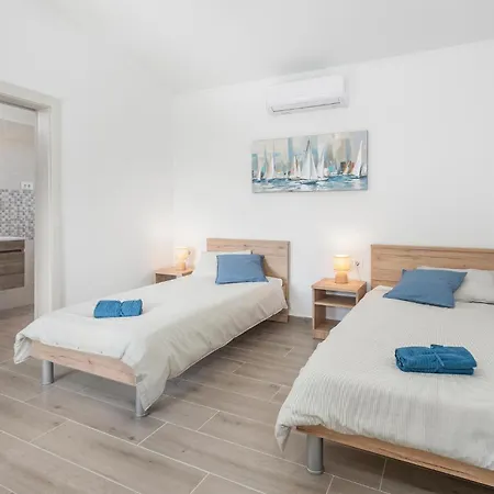 4 Bedroom Amazing In Kras