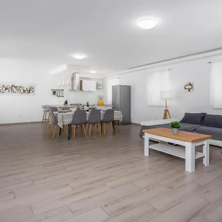 4 Bedroom Amazing In 펜션