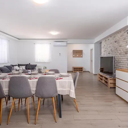 4 Bedroom Amazing In 펜션