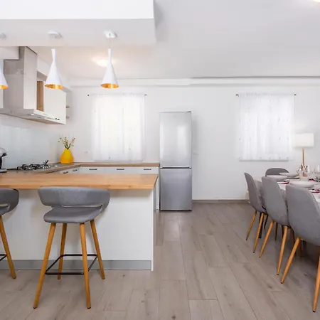 4 Bedroom Amazing In * Kras