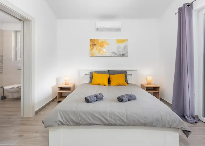 Case de vacanță Stunning In With Wifi *